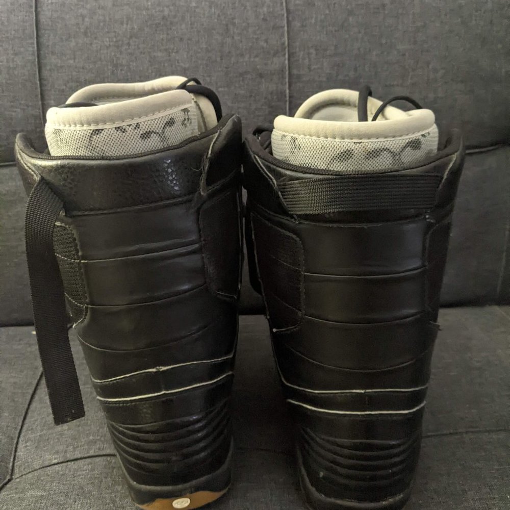 ThirtyTwo Snowboarding Boots - lace-up - Picture 3 of 4